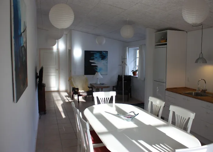 Holmehuset Bed & Breakfast 3*